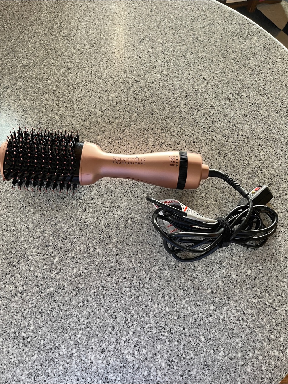 Kashmir’s Professional 3” Blowout Brush- Rose Gold VGU